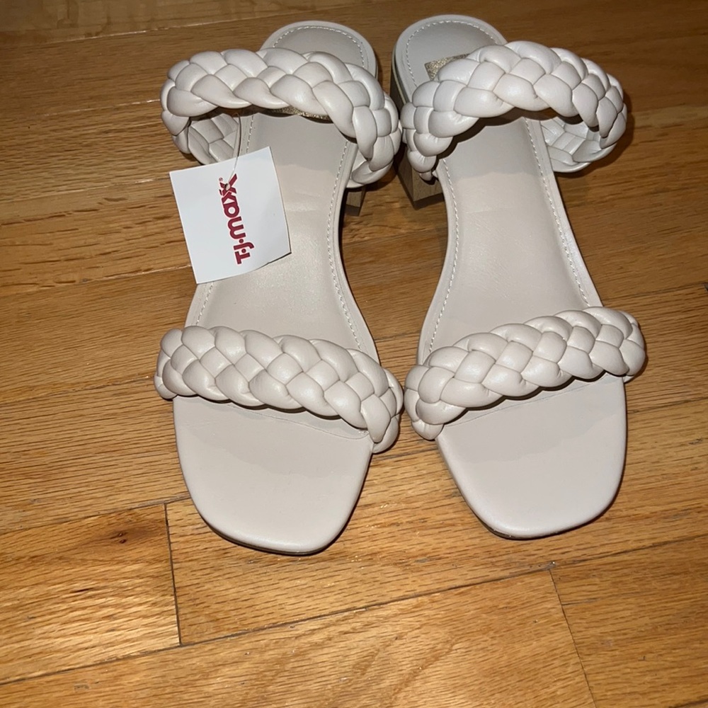Dolce vita sandals
